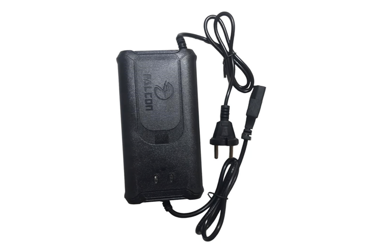 ŞARJ ALETİ 60V 45AH (2 LEDS)